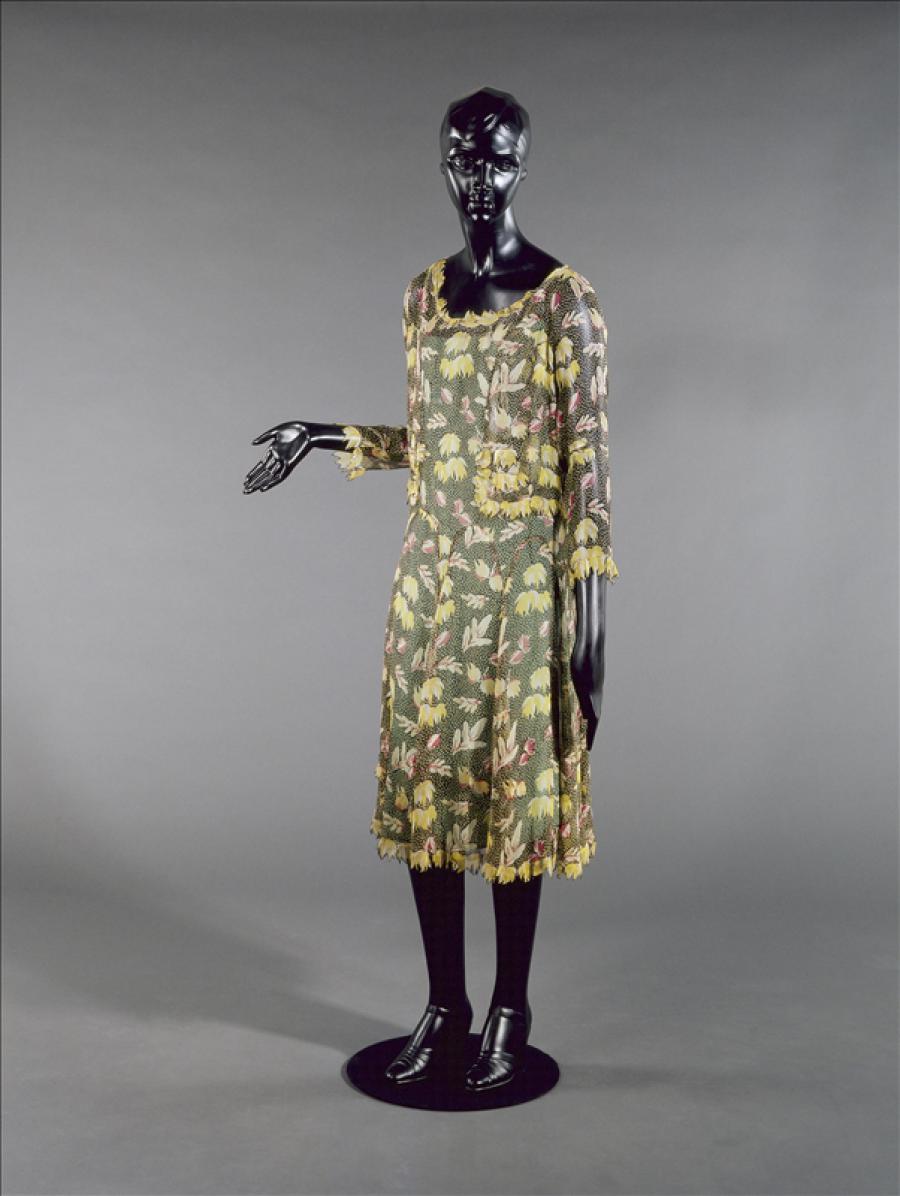 Evening wear: 1920s Women  Fashion and Decor: A Cultural History