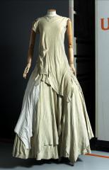 vue de la robe longue, Yohji Yamamoto