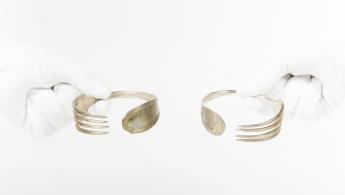 Pair of “artisanal” bracelets, Martin Margiela © Azentis 