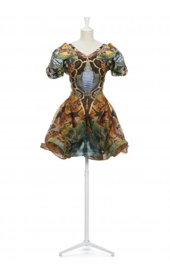 Dress, Alexander McQueen © Azentis / Paris Musées, Palais Galliera 